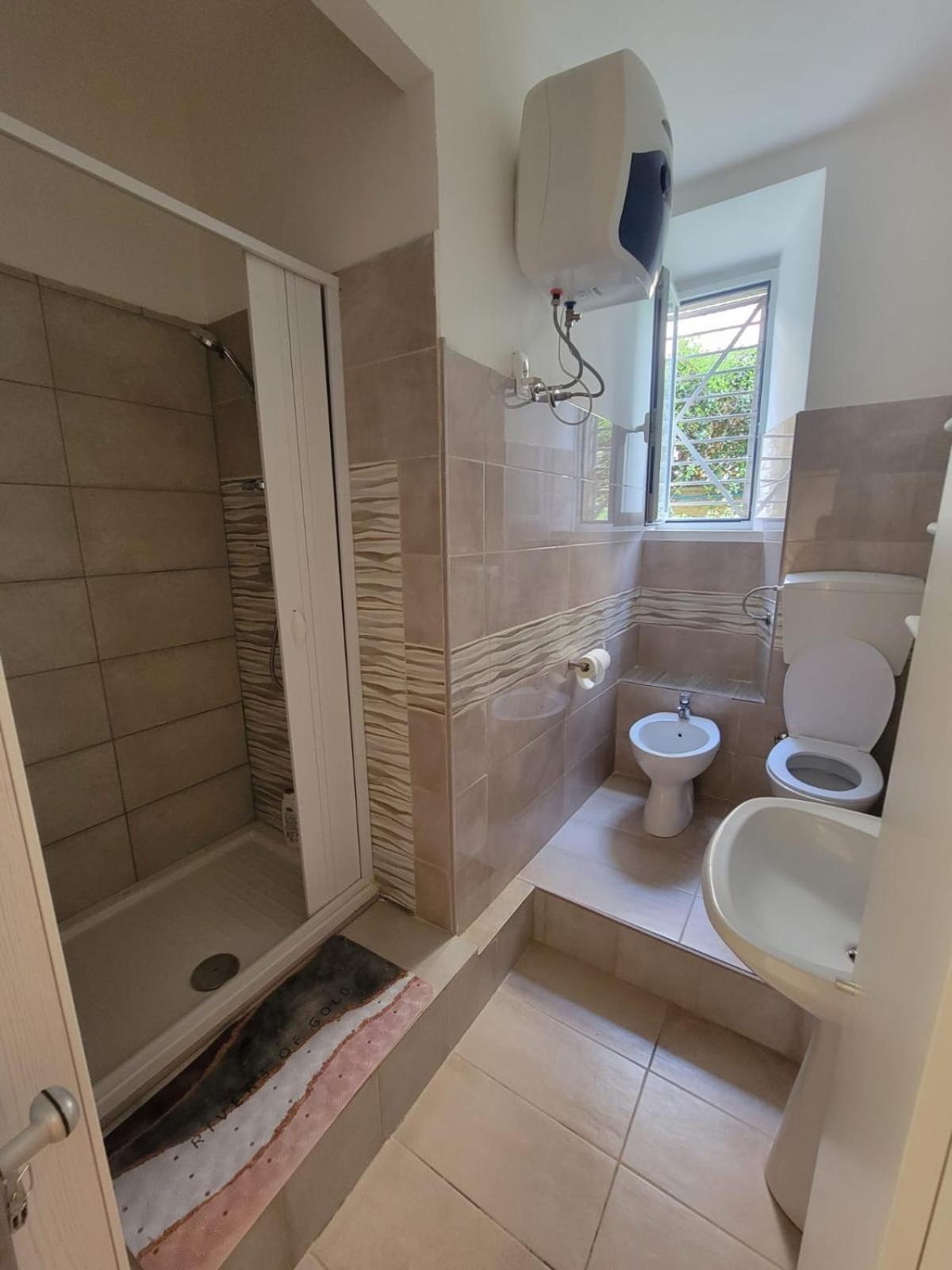 Casa Mihaela Apartment โรม ภายนอก รูปภาพ